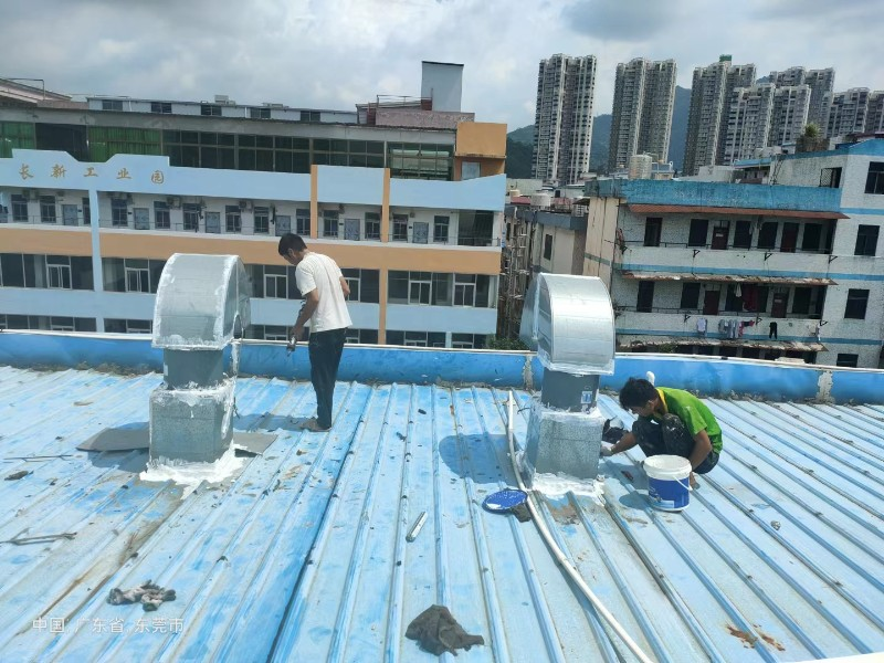 鹤峰钢结构屋面涂料维修方法